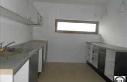 De vanzare asa cu 3 camere, 78 mp, teren 300 mp, front 15 ml, zona linistita!