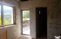 Triplex de vanzare in zona rezidentiala de top! 116 mp! Semifinisat!