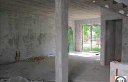 Triplex de vanzare in zona rezidentiala de top! 116 mp! Semifinisat!