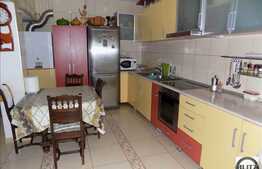 Casa cuplata cu 4 camere, 180 mp utili, teren 400 mp, zona linistita de case