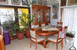 Casa cuplata cu 4 camere, 180 mp utili, teren 400 mp, zona linistita de case