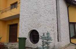 Casa cuplata cu 4 camere, 180 mp utili, teren 400 mp, zona linistita de case