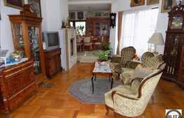 Casa cuplata cu 4 camere, 180 mp utili, teren 400 mp, zona linistita de case