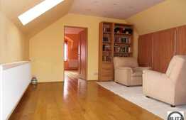 Casa de vanzare cu 5 camere, 170 mp, teren 1100 mp, renovata, zona linistita!