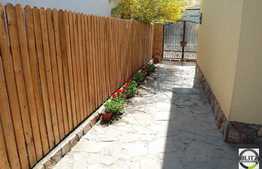 Casa de vanzare cu 5 camere, 170 mp, teren 1100 mp, renovata, zona linistita!