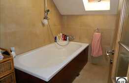 Casa de vanzare cu 5 camere, 170 mp, teren 1100 mp, renovata, zona linistita!