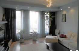 Vanzare casa de lux, 238 mp, teren 500 mp, 2 fronturi stradale, zona centrala!