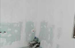 Vanzare casa 98 mp utili, teren 200 mp, front 13.6 ml, semifinisat, imobil nou