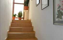 Vanzare triplex, 130 mp, teren 230 mp, 2 fronturi stradale, zona rezidentiala!