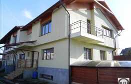 Vanzare triplex, 130 mp, teren 230 mp, 2 fronturi stradale, zona rezidentiala!