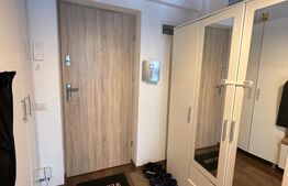 Apartament 3 camere, decomandat, etaj intermediar, lift, parcare si boxa 