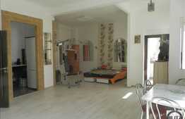 Casa cu 4 camere, 115 mp, teren 300 mp, 18 ml front stradal, zona Piata 14 Iulie