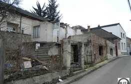 Casa demolabila/renovabila cu extindere, teren de 200 mp, 2 fronturi. POT 35%!