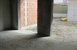 Casa insiruita 160 mp, teren 350 mp, zona linistita! Semifinisata!