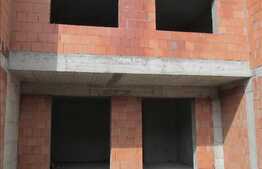 Casa insiruita 160 mp, teren 350 mp, zona linistita! Semifinisata!