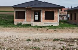 Casa individuala 103-108 mp, semifinisata, intr-un cartier nou in Mihai Viteazu