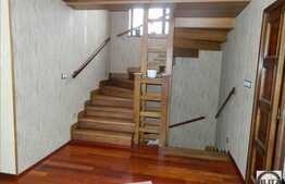 Vanzare casa cu 7 camere, 180 mp, teren 462 mp, priveliste deosebita!