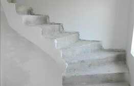 Casa insiruita, 260 mp utili plus 40 mp terasa, semifinisata, panorama frumoasa!