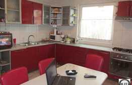 Duplex de vanzare cu 153 mp, 270 mp de teren, zona nou dezvoltata !