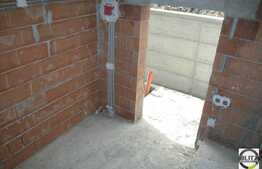 Casa individuala, semifinisata, 128 mp, teren 400 mp, parcare, terasa, balcon!