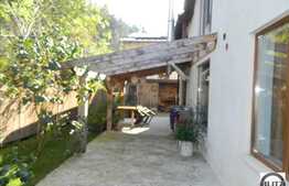 Casa de revista, 185 mp utili, teren 525 mp, gradina, zona linistita de case