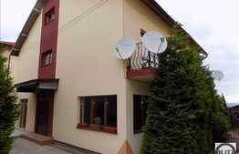 Duplex 130 mp, teren 200 mp, partial mobilat si utilat, zona linistita de case!