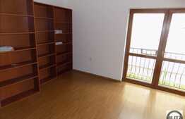 Duplex 130 mp, teren 200 mp, partial mobilat si utilat, zona linistita de case!