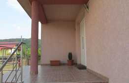 Casa individuala de vanzare cu 300 mp utili, 600 mp teren! Acces facil!