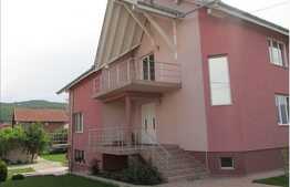 Casa individuala de vanzare cu 300 mp utili, 600 mp teren! Acces facil!