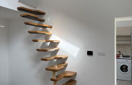 Casa de inchiriat, 50 mp, aer condiționat, curte parțial proprie, Str. Decebal