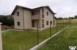 Casa cu 5 dormitoare, 160 mp, teren 600 mp, 10 ml front stradal, zona de case!