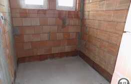 Casa insiruita, 120 mp, teren 150 mp, gradina, parcare! Semifinisata!