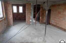 Casa insiruita, 120 mp, teren 150 mp, gradina, parcare! Semifinisata!