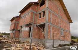 Casa insiruita, 120 mp, teren 150 mp, gradina, parcare! Semifinisata!