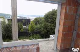 Duplex 125 mp, teren 300 mp, semifinisat, in cartier Europa!