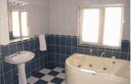 Duplex intreg invaluit in eleganta! 500 mp, teren de 1114 mp, front 40 ml