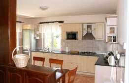 Duplex intreg invaluit in eleganta! 500 mp, teren de 1114 mp, front 40 ml