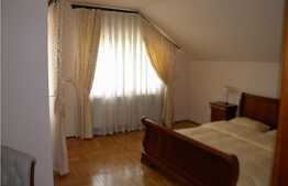 Duplex intreg invaluit in eleganta! 500 mp, teren de 1114 mp, front 40 ml