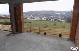 De vanzare duplex 5 camere, 140 mp utili, teren 250 mp, zona Borhanci!