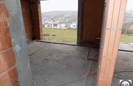 De vanzare duplex 5 camere, 140 mp utili, teren 250 mp, zona Borhanci!