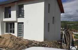 De vanzare duplex 5 camere, 140 mp utili, teren 250 mp, zona Borhanci!
