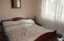 2 case de vanzare, situate in aceeasi curte, teren de 252 mp, zona Centrala!