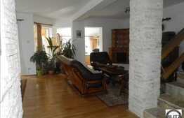 Vanzare casa 5 camere, 160 mp, teren 50 mp, imobil nou, zona linistita!