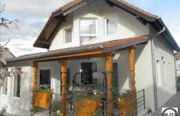 Vanzare casa 5 camere, 160 mp, teren 50 mp, imobil nou, zona linistita!