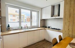 Penthouse de Lux zona Coresi de vanzare