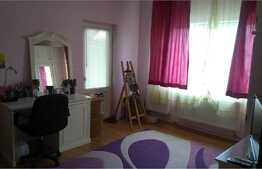 Vanzare casa cu 190 mp, 840 mp de teren, front 30 ml, zona Raiffeisen Bank!