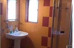 Vanzare casa cu 190 mp, 840 mp de teren, front 30 ml, zona Raiffeisen Bank!