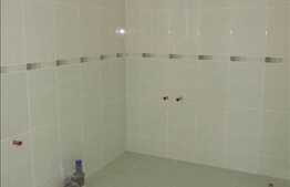 Casa de inchiriat, 200 mp, imobil nou, nemobilat, zona Floresti!