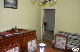 Vanzare 3 camere, decomandate, 75 mp ,cu  loc de parcare si boxa la subsol