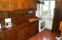 De inchiriat 4 camere, 130 mp in zona Pietei Unirii. Loc de parcare inclus!